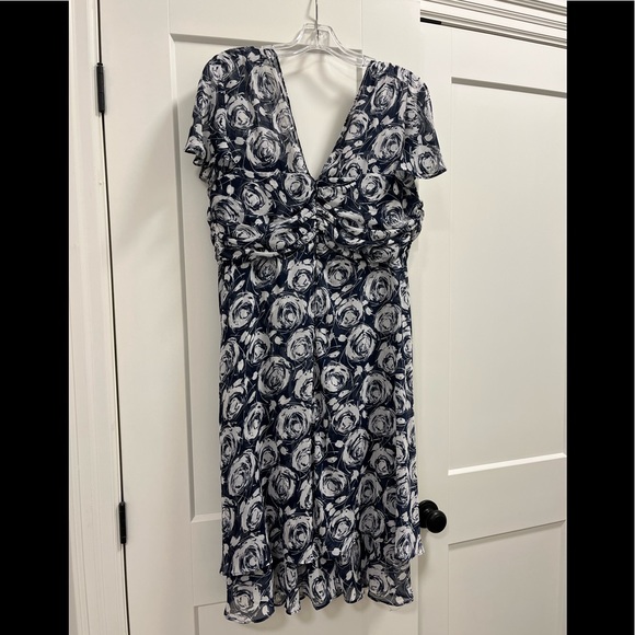 Short summer dress - navy and white, flowing style. - Picture 3 of 4